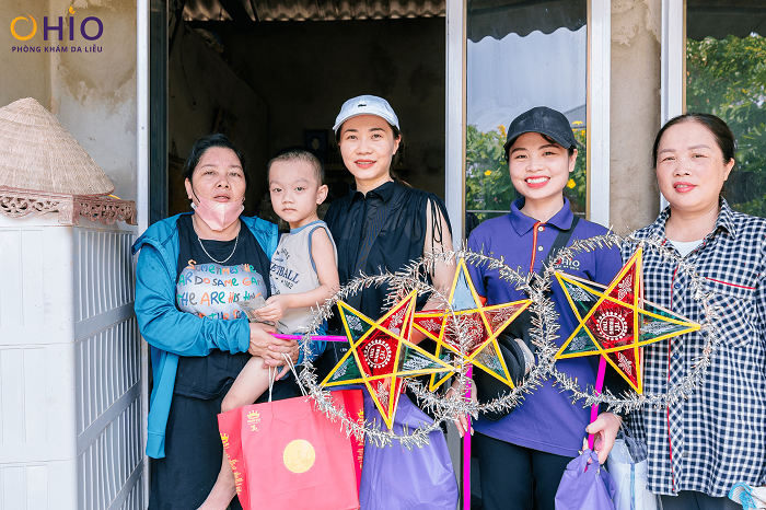 Mang Trung Thu trao tận tay các con